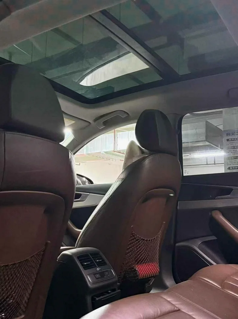 奥迪A4L 后面外观一