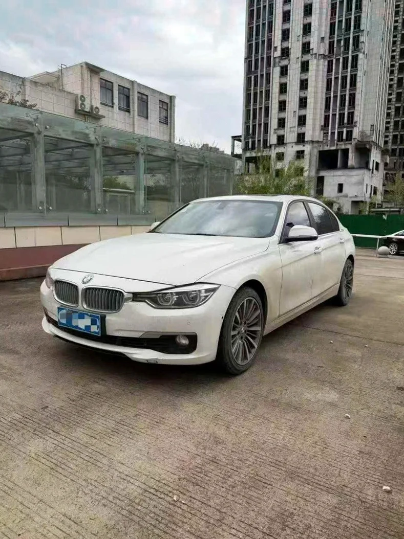 宝马3系 正面外观二