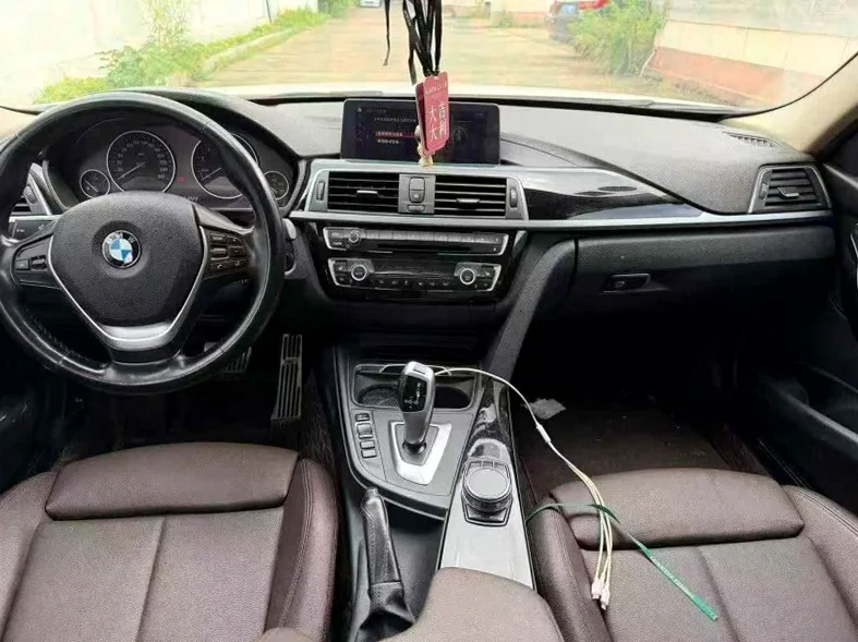 宝马3系 后面外观一