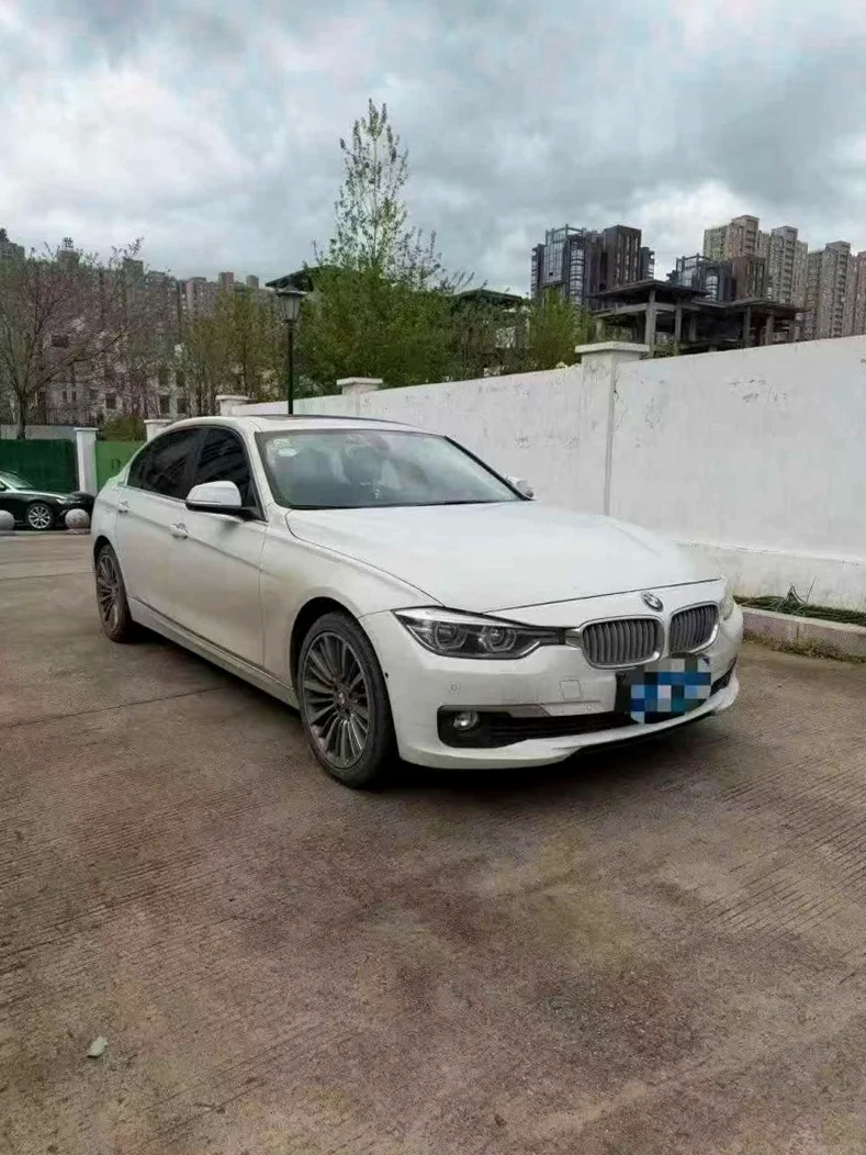 宝马3系 正面外观三