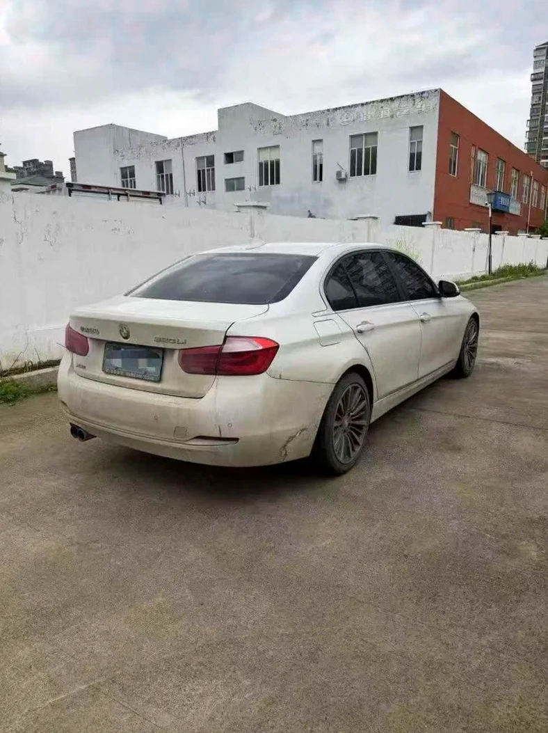 宝马3系 驾驶室