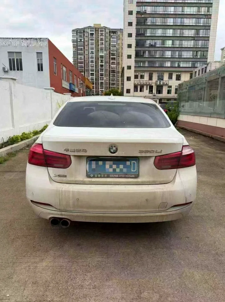 宝马3系 后面外观三