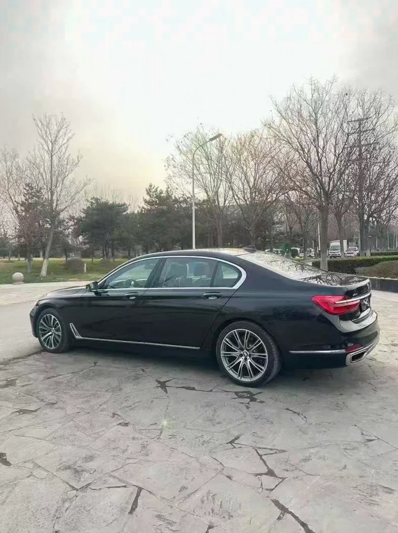 宝马7系 内饰后排