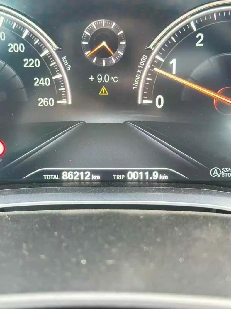 宝马7系 内饰前排