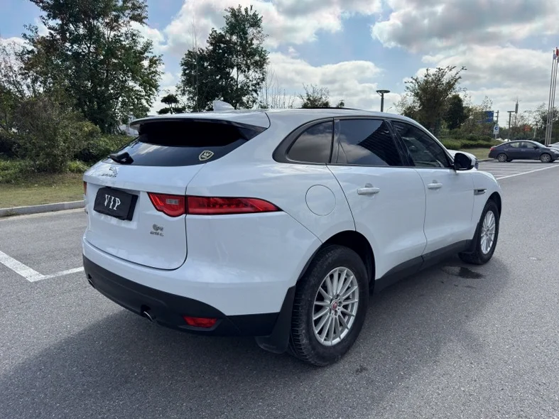 捷豹F-PACE 后面外观二