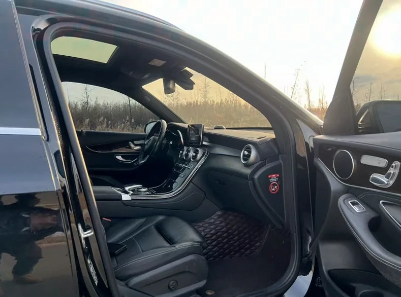 奔驰GLC 内饰后排