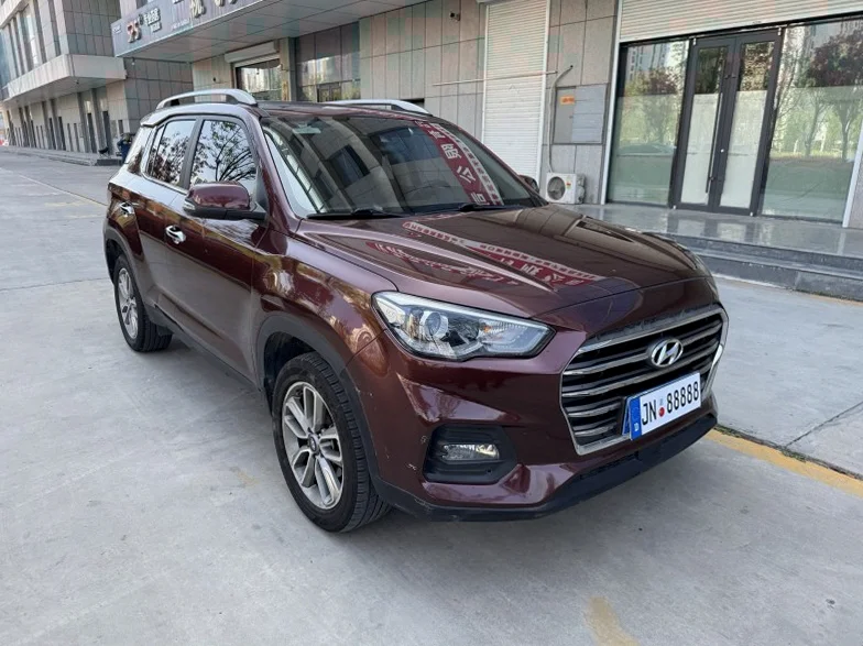 现代ix35 正面外观三