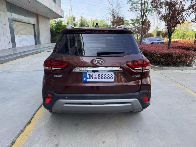 现代ix35 后面外观二