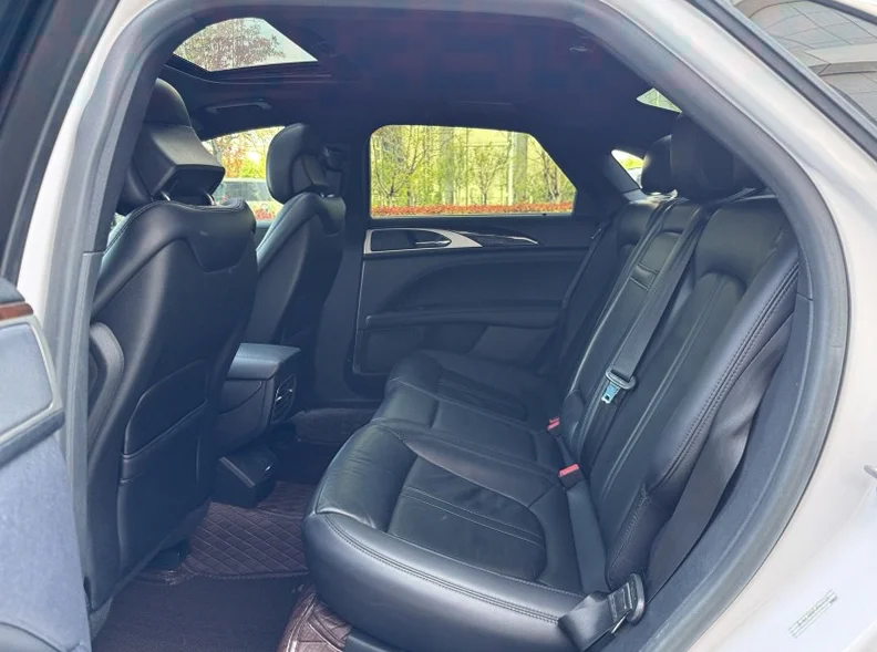 林肯MKZ 内饰后排