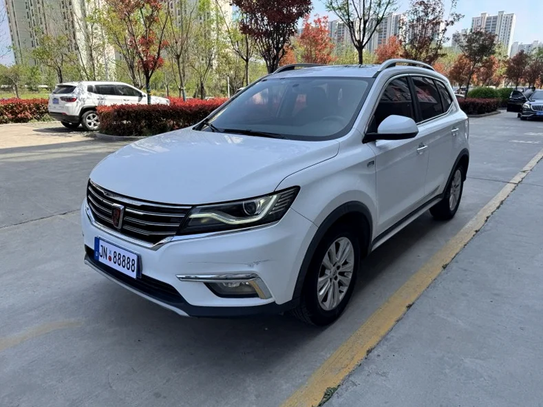 荣威RX5 正面外观二