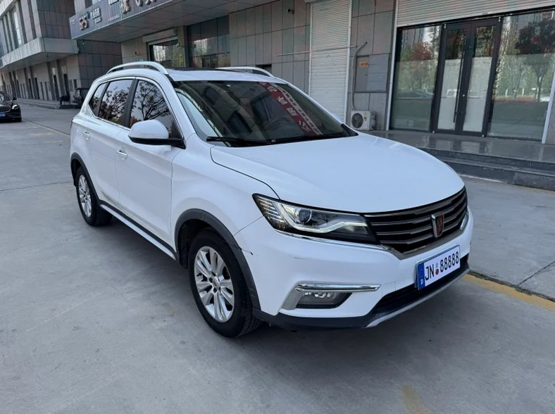 荣威RX5 内饰前排