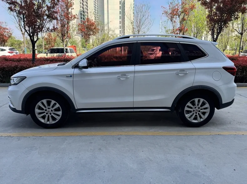 荣威RX5 后面外观三