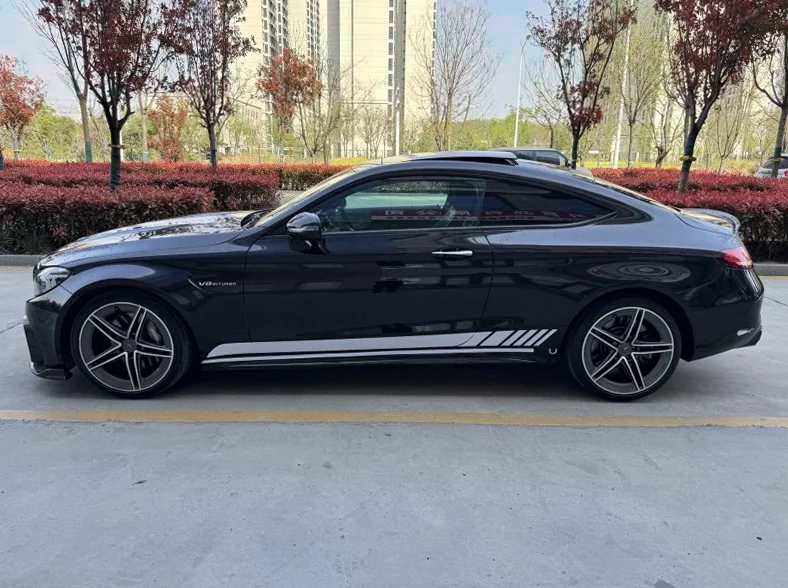 奔驰C 后面外观三