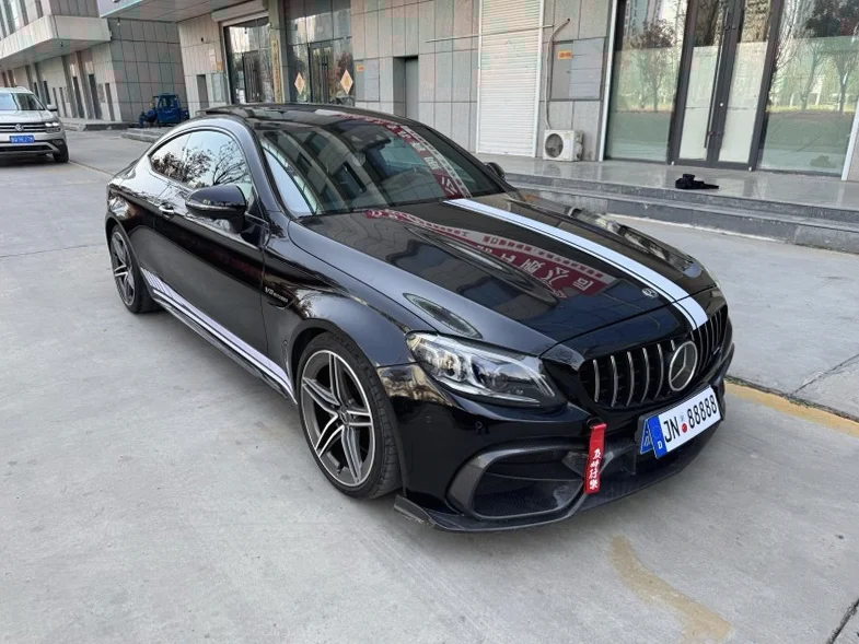 奔驰C 正面外观三