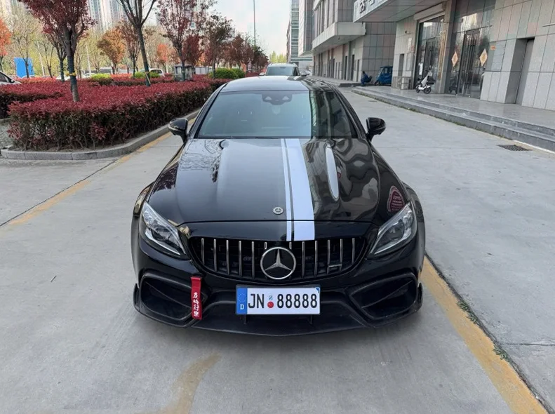 19年奔驰C63 AMG