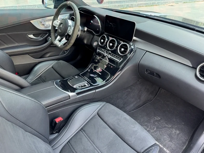 奔驰C 内饰前排