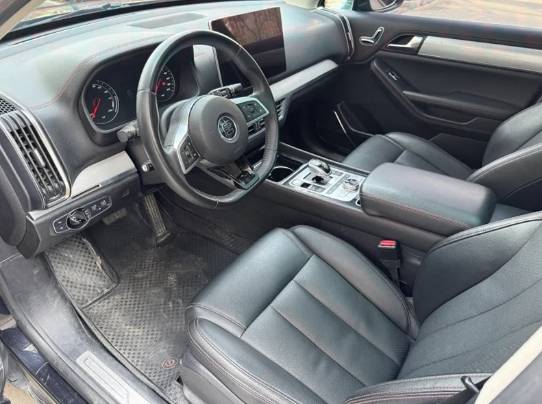 比亚迪唐 驾驶室