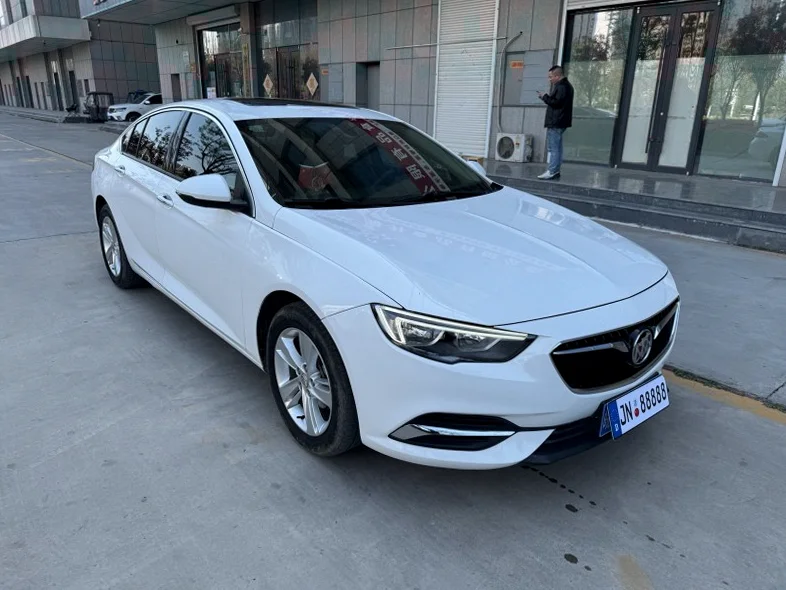 别克君威 正面外观二