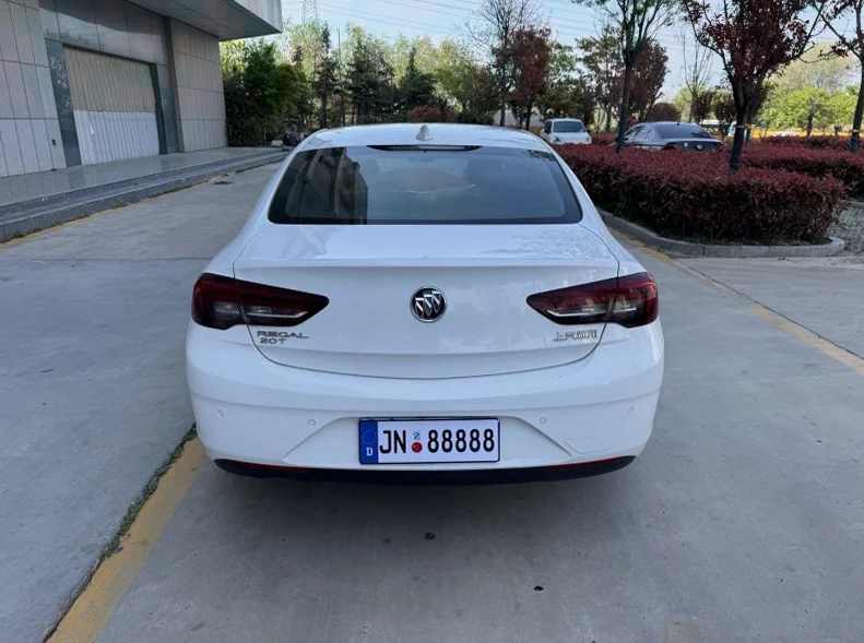 别克君威 后面外观三