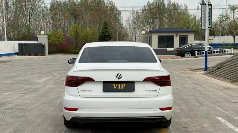 大众速腾 驾驶室