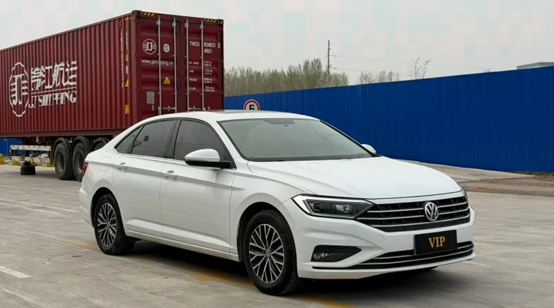 大众速腾 正面外观三