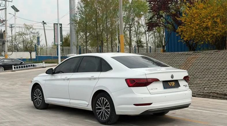 大众速腾 内饰前排