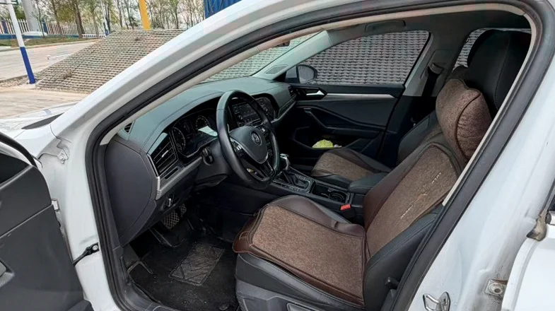 大众速腾 后面外观三