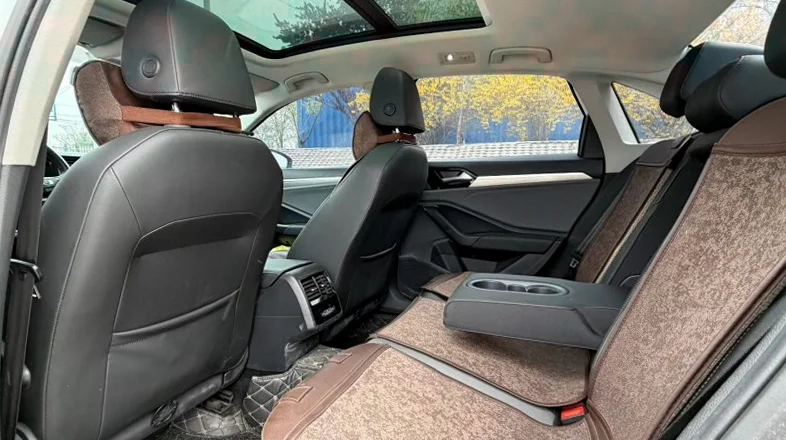 大众速腾 后面外观二