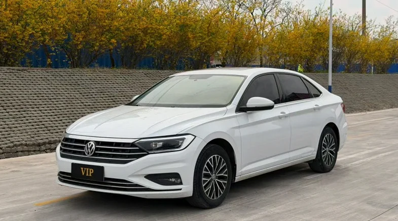 大众速腾 正面外观二