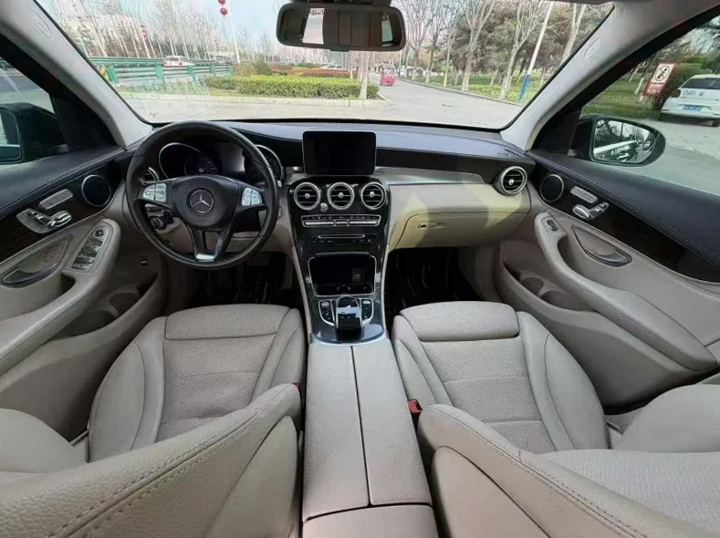 奔驰GLC 后面外观一