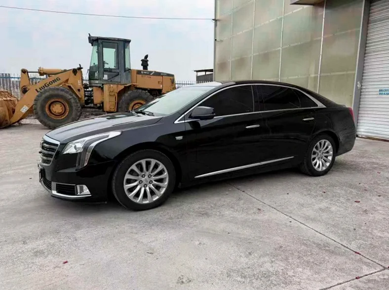 凯迪拉克XTS 正面外观三