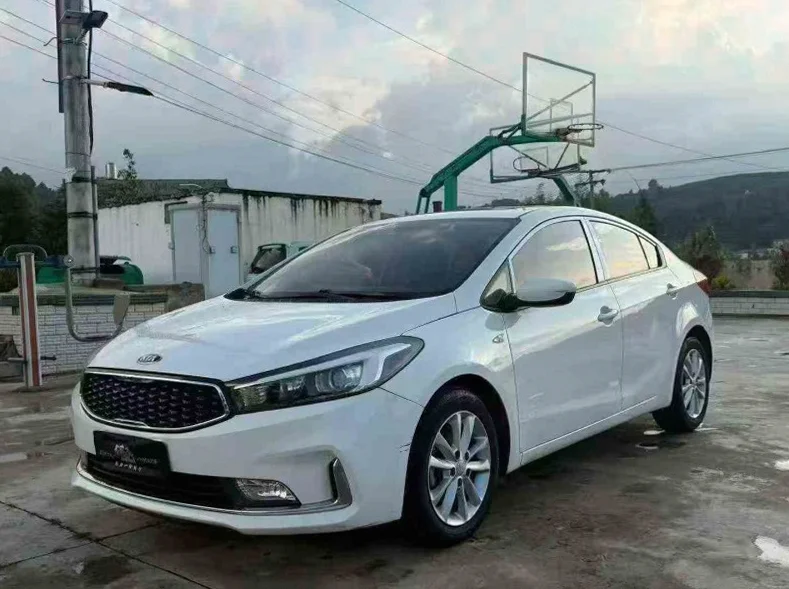 起亚K3 正面外观二