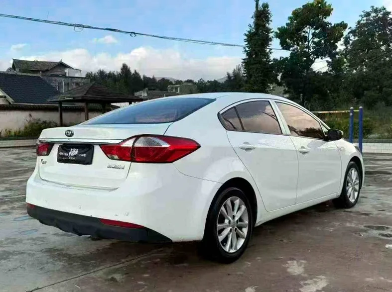 起亚K3 内饰后排