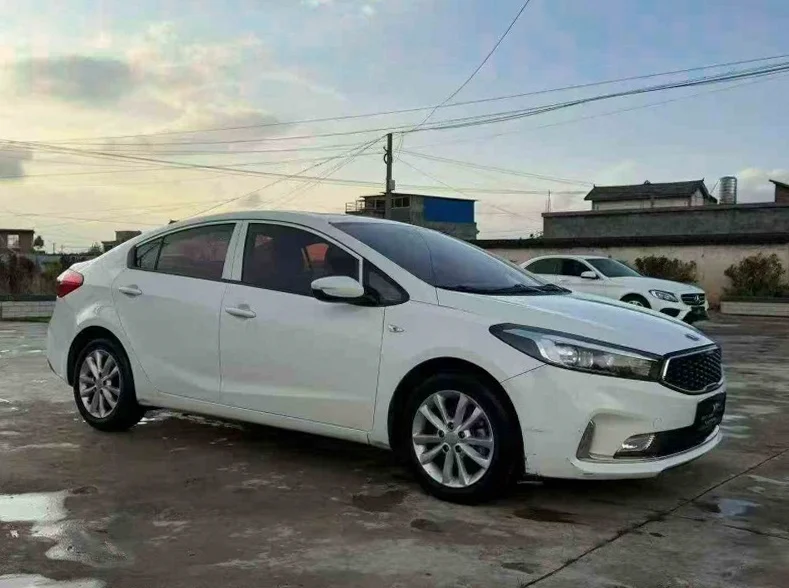 起亚K3 内饰前排