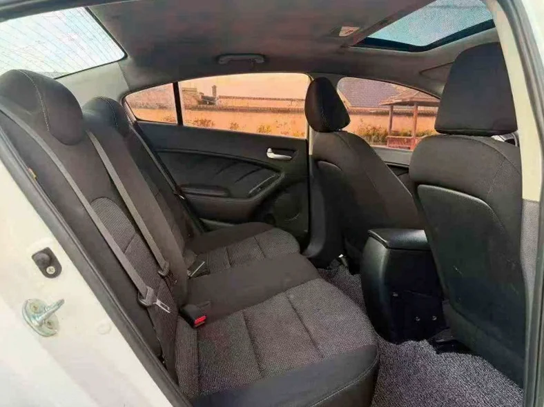 起亚K3 后面外观二