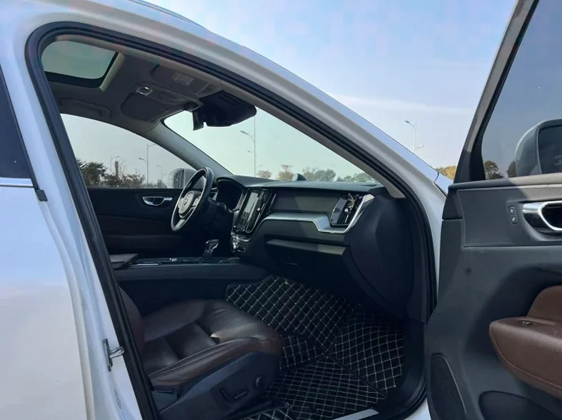 沃尔沃XC60 内饰后排