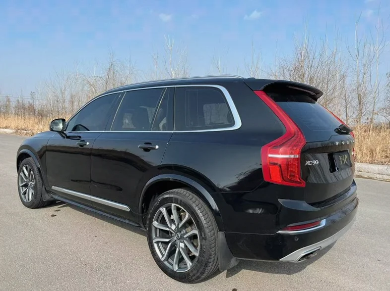 沃尔沃XC90 驾驶室