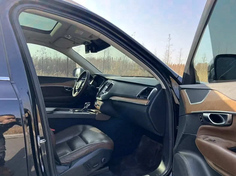 沃尔沃XC90 正面外观三