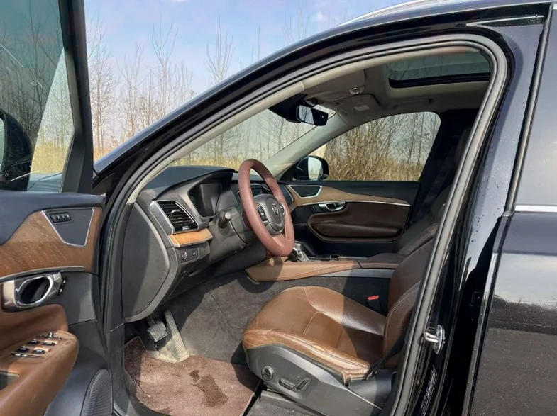 沃尔沃XC90 内饰前排