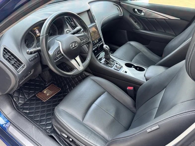 英菲尼迪Q50L 驾驶室