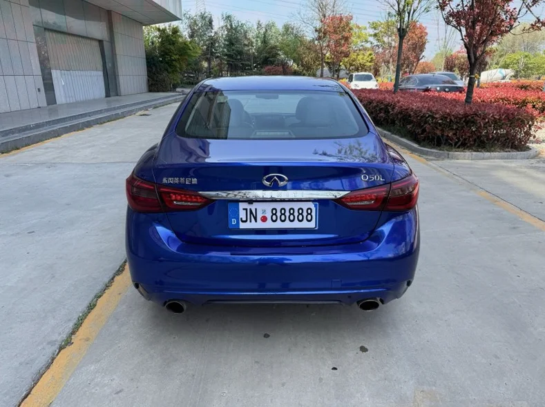 英菲尼迪Q50L 后面外观二