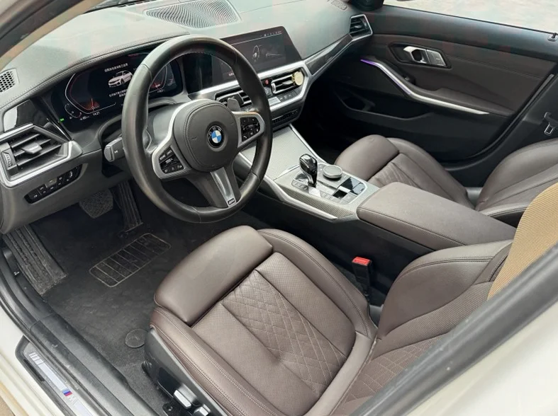 宝马3系 驾驶室