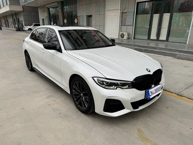 宝马3系 正面外观三