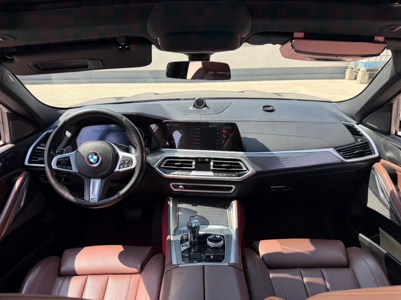 宝马X6 后面外观三