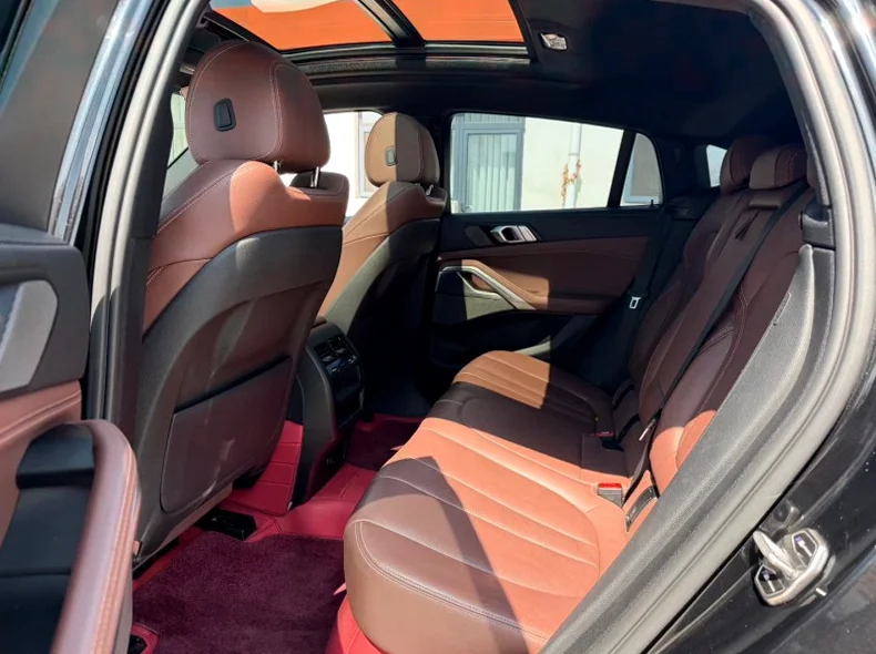 宝马X6 内饰前排