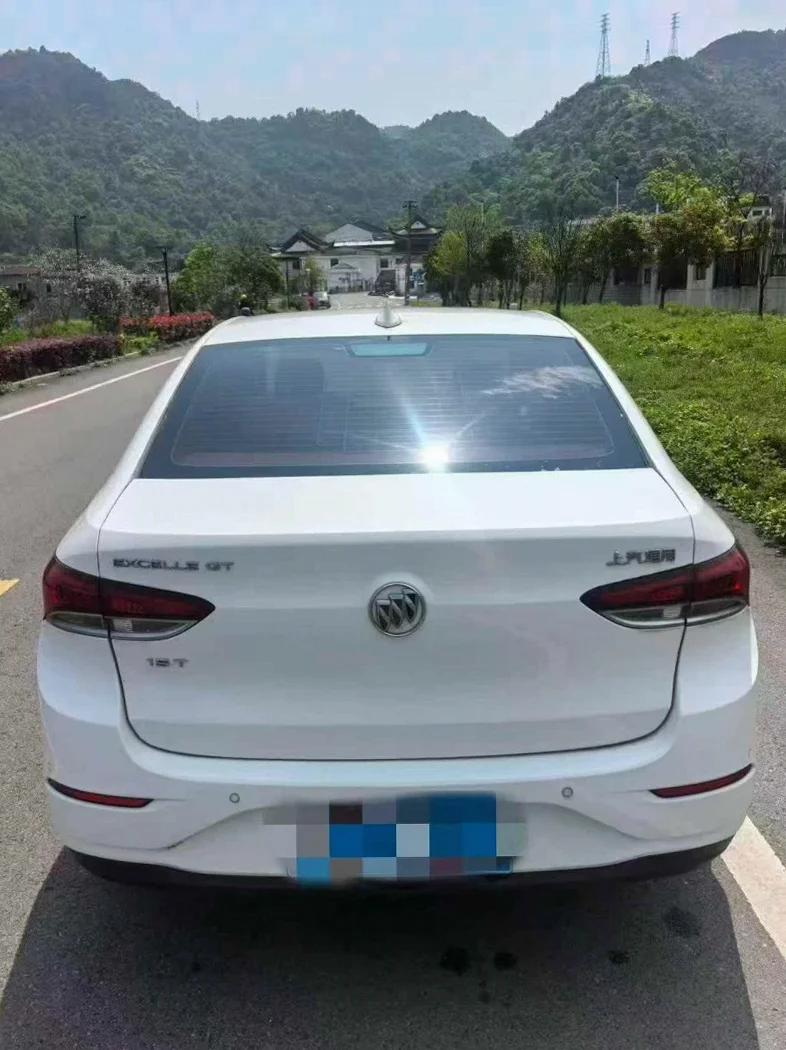 别克英朗 驾驶室