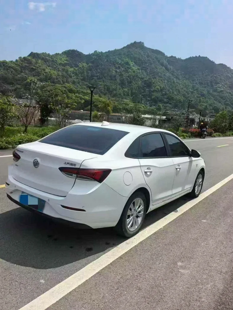 别克英朗 内饰后排