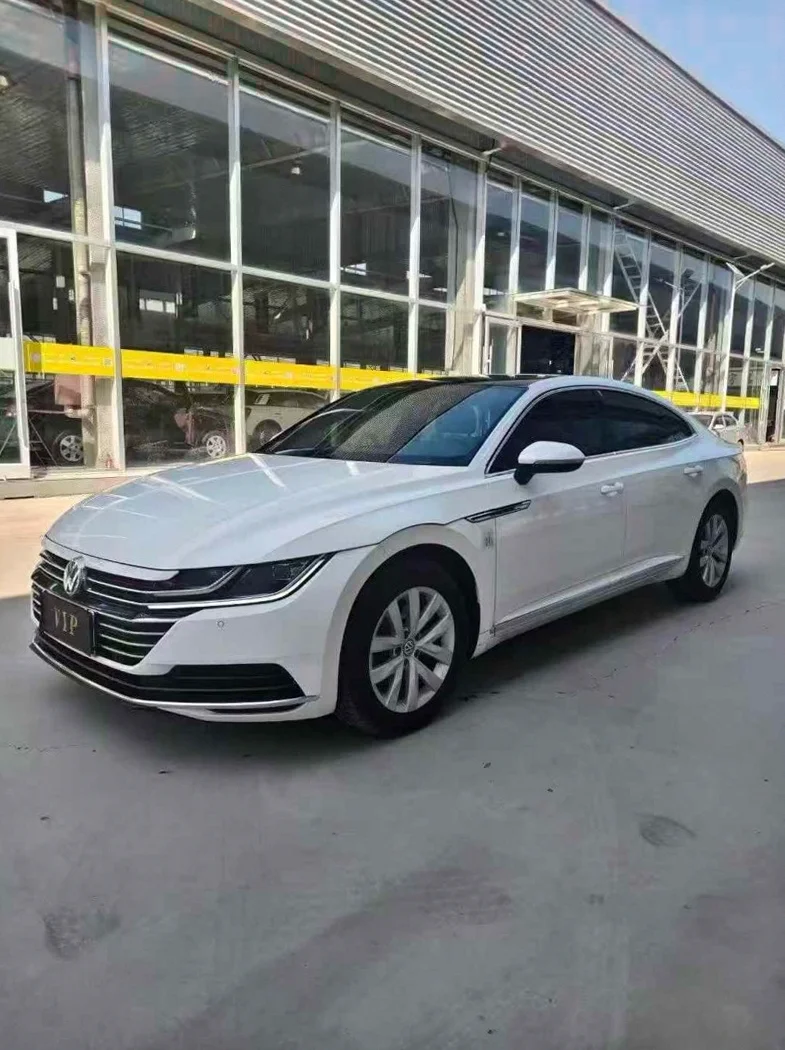 大众CC 正面外观二