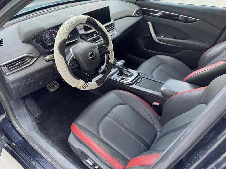 东风奕炫 驾驶室