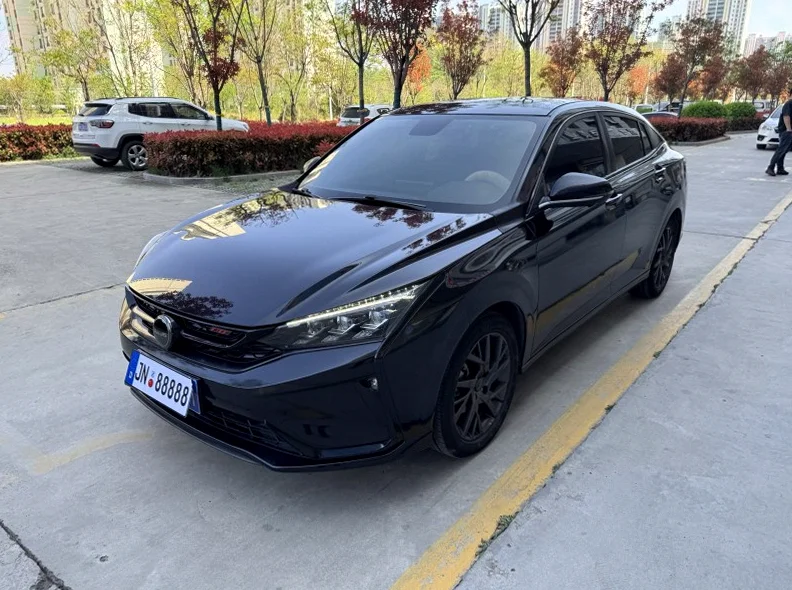 东风奕炫 正面外观二